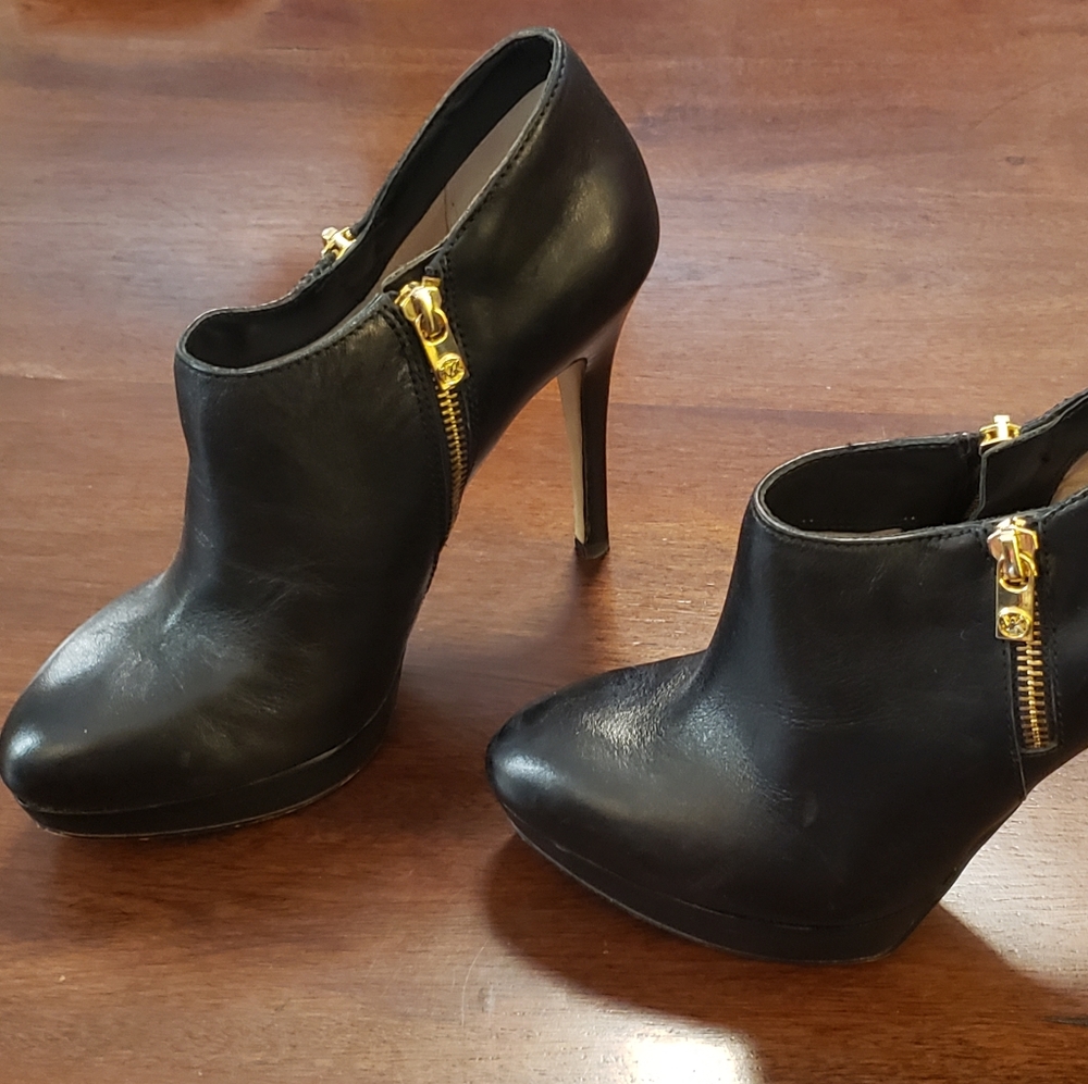 Michael Kors Black Leather Heel Booties 8.5M